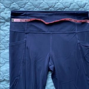 Athleta salutation stash pocket leggings